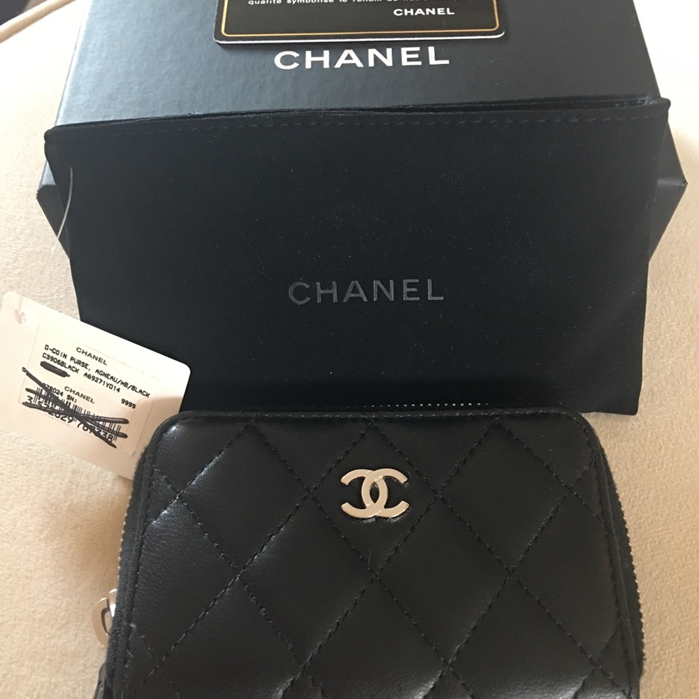 Chanel Lambskin Leather Quilted Coin Purse. Only used 2X . - Picture 3 of 7